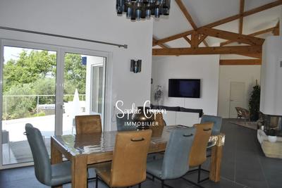 Villa - 186 m² - 8 pièces