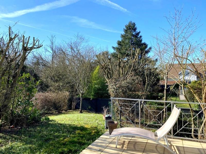 Villa - 12 438 m² - 5 pièces