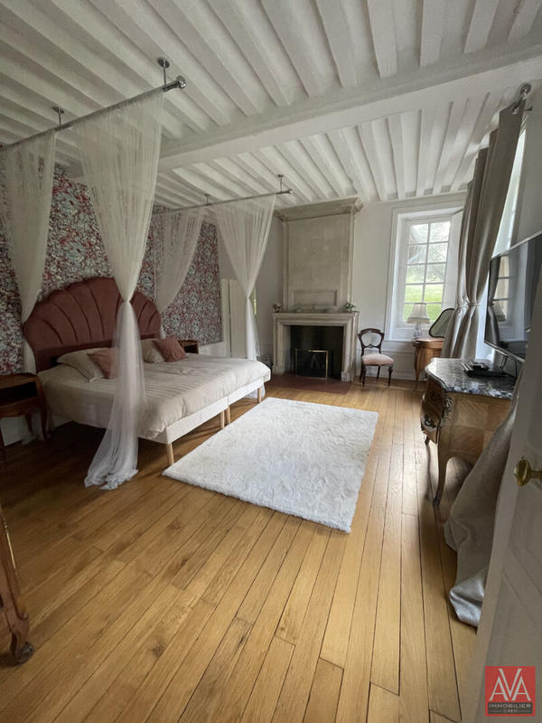 Maison - 335 m² - 10 pièces