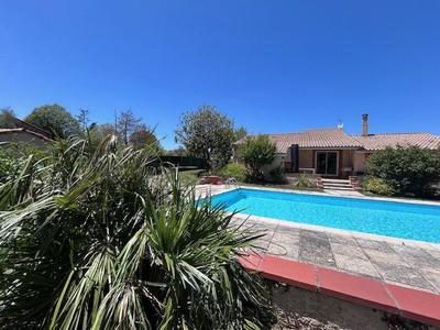 Maison - 137 m² - 5 pièces