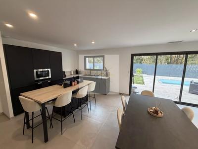 Maison - 110 m² - 4 pièces