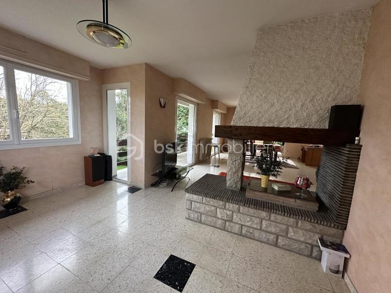 Maison - 161 m² - 7 pièces