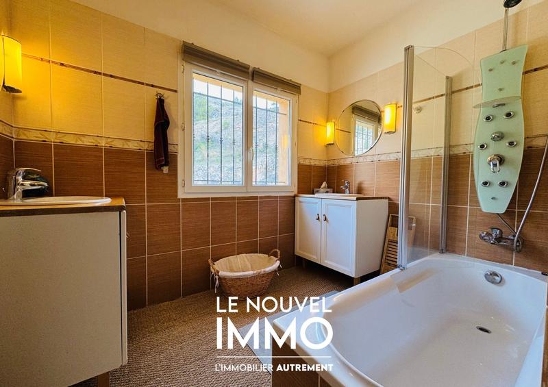 Villa - 250 m² - 7 pièces