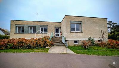 Demeure - 250 m² - 11 pièces