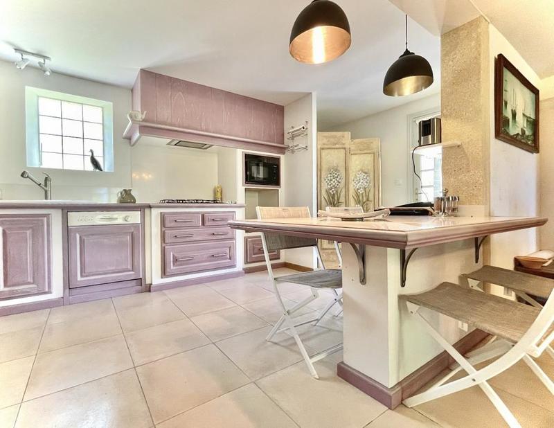 Demeure - 491 m² - 16 pièces