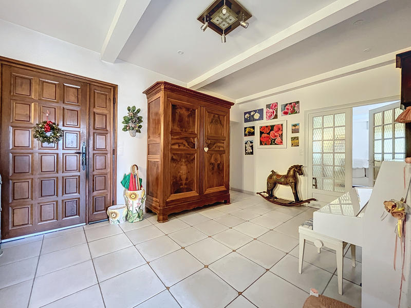 Maison - 212 m² - 6 pièces