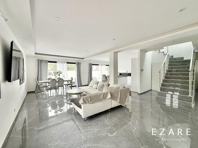 Maison - 141 m² - 6 pièces