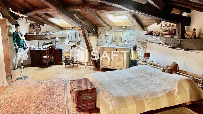 Maison - 300 m² - 8 pièces