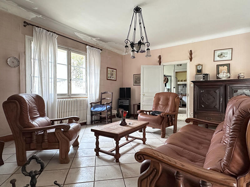 Maison - 233 m² - 8 pièces