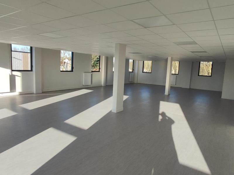 Bureau - 309 m² - 1 pièce