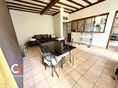Appartement - 82 m² - 3 pièces
