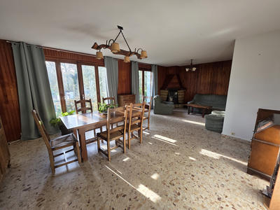 Maison - 110 m² - 9 pièces