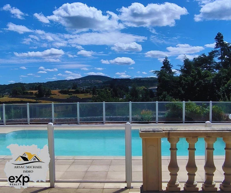 Maison - 259 m² - 7 pièces