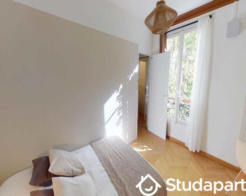 Chambre - 125 m² - 1 pièce