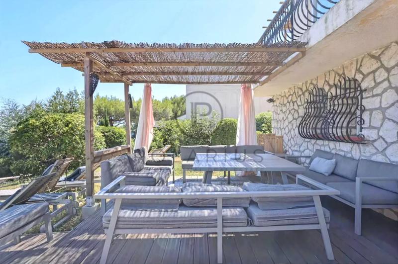 Villa - 350 m² - 9 pièces