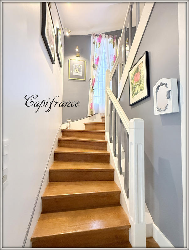 Maison - 170 m² - 9 pièces