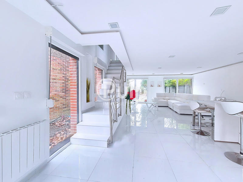 Maison - 84 m² - 4 pièces