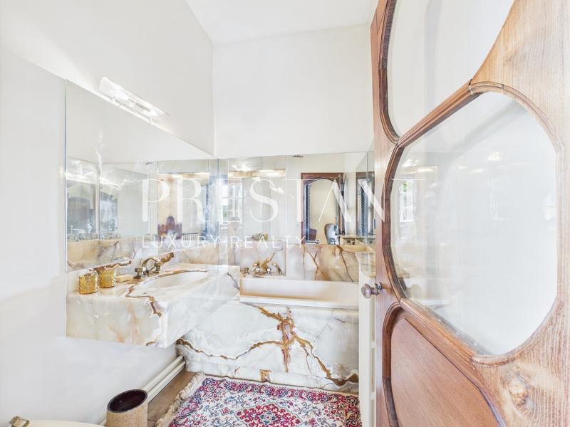 Maison - 400 m² - 10 pièces