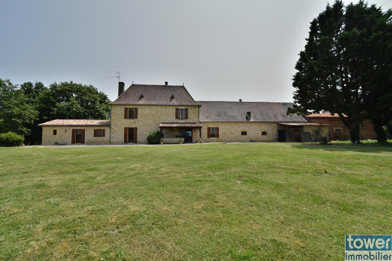 Propriété - 289 m² - 11 pièces