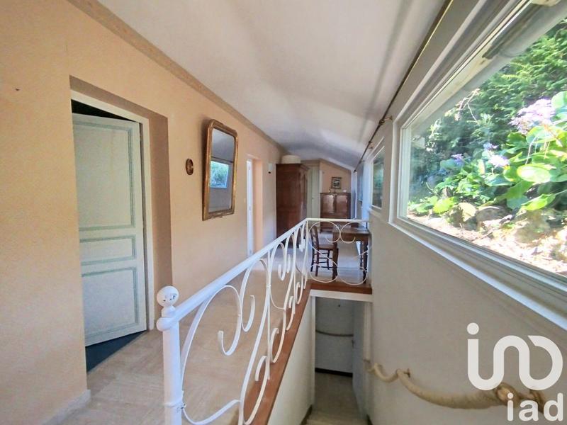 Maison - 180 m² - 8 pièces