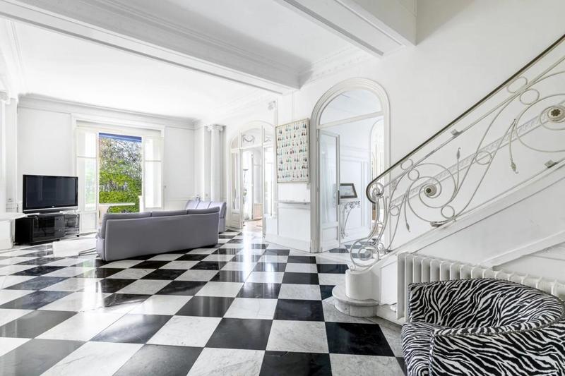 Maison de maîtres - 420 m² - 11 pièces