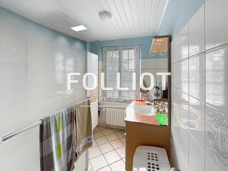 Maison - 170 m² - 9 pièces