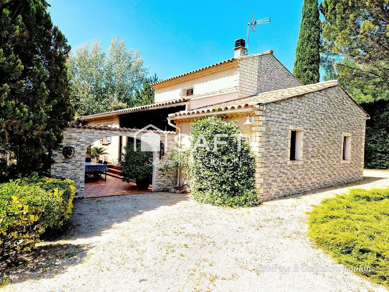 Maison - 185 m² - 9 pièces