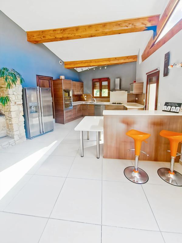 Maison - 240 m² - 6 pièces