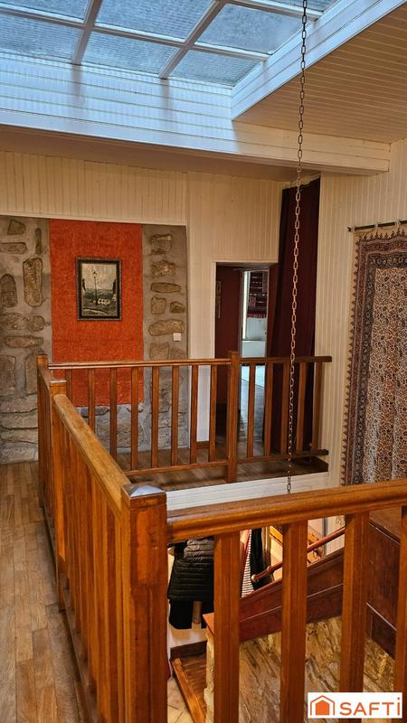 Maison - 225 m² - 7 pièces