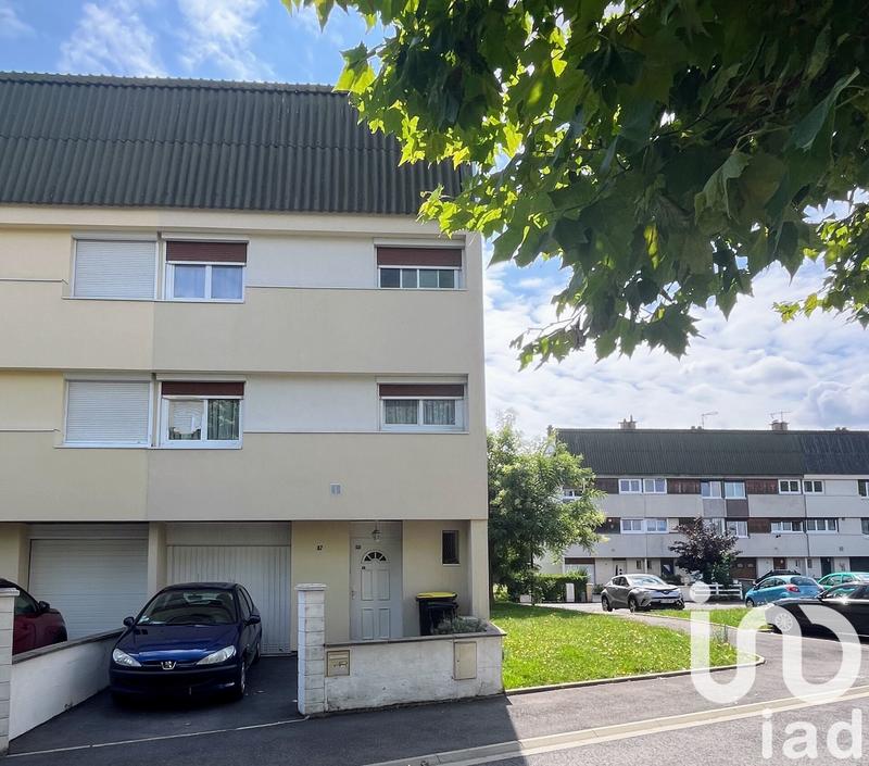 Maison - 92 m² - 5 pièces