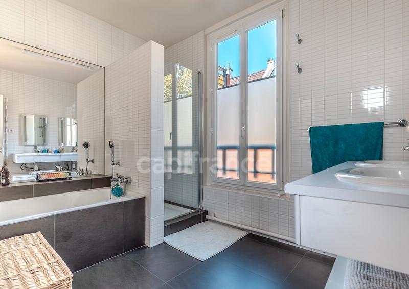 Maison - 262 m² - 8 pièces