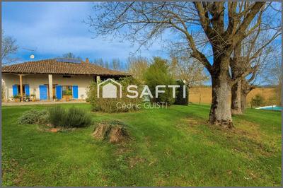 Maison - 240 m² - 5 pièces