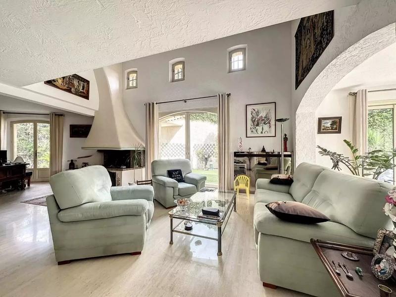 Villa - 320 m² - 10 pièces