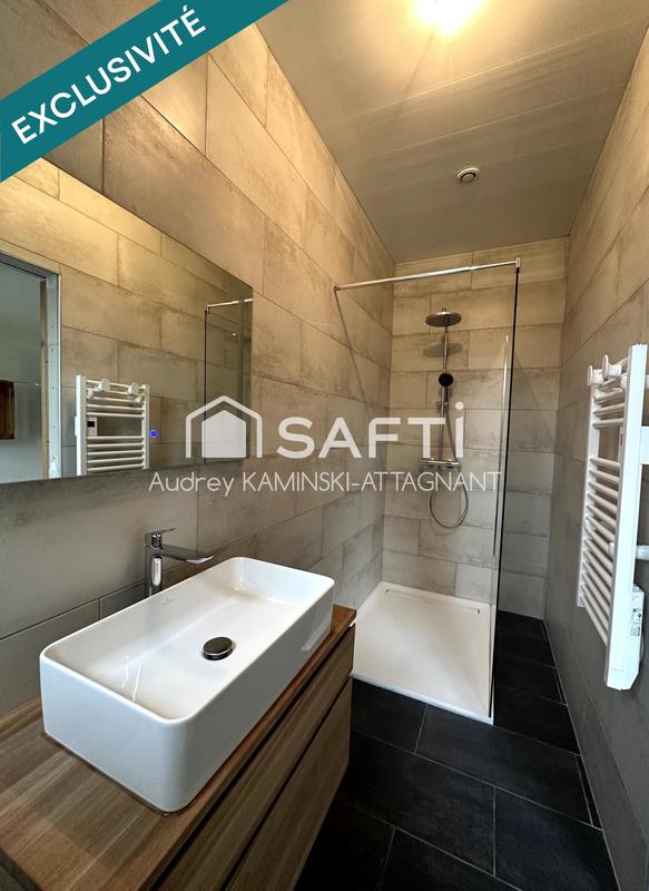 Maison - 256 m² - 9 pièces