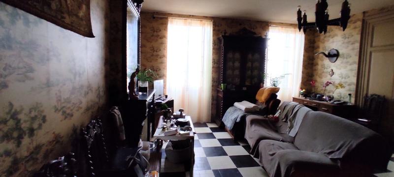 Maison - 243 m² - 8 pièces