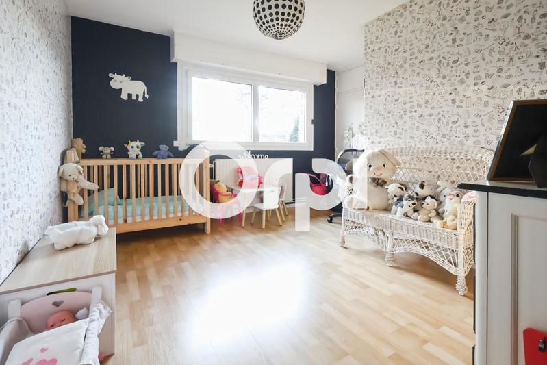 Maison - 243 m² - 8 pièces