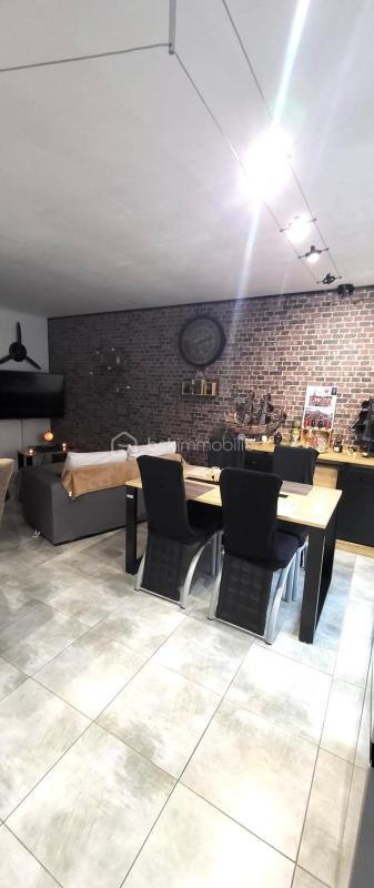 Maison jumelée - 98 m² - 5 pièces