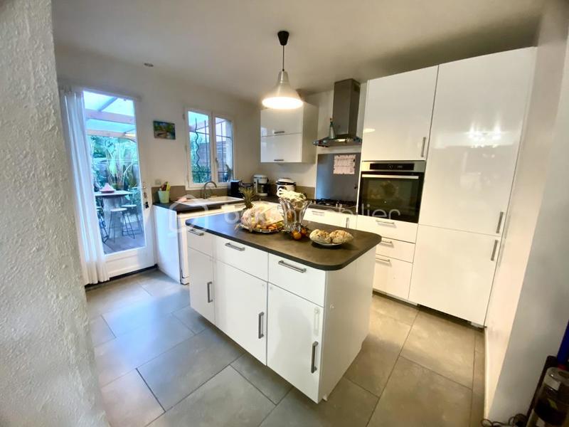 Maison - 90 m² - 4 pièces