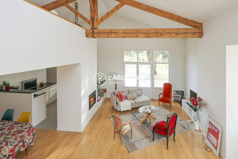 Maison - 300 m² - 7 pièces