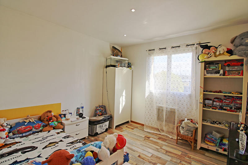 Maison - 95 m² - 5 pièces