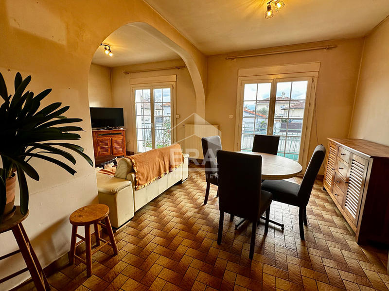 Maison - 90 m² - 6 pièces