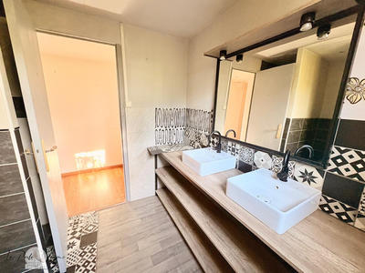 Immeuble - 228 m² - 9 pièces