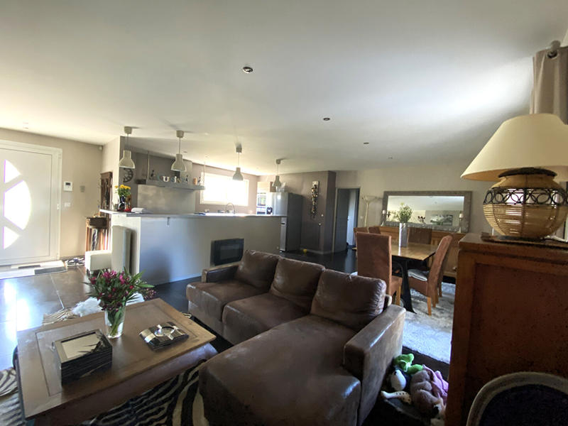 Maison - 270 m² - 12 pièces