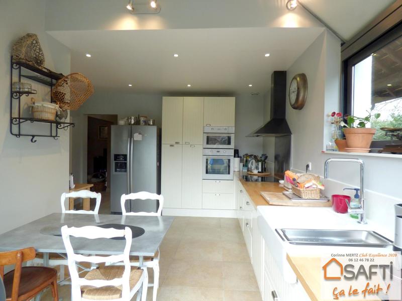 Maison - 246 m² - 7 pièces