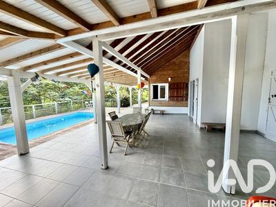 Maison - 95 m² - 5 pièces