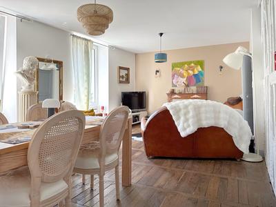 Appartement - 99 m² - 5 pièces