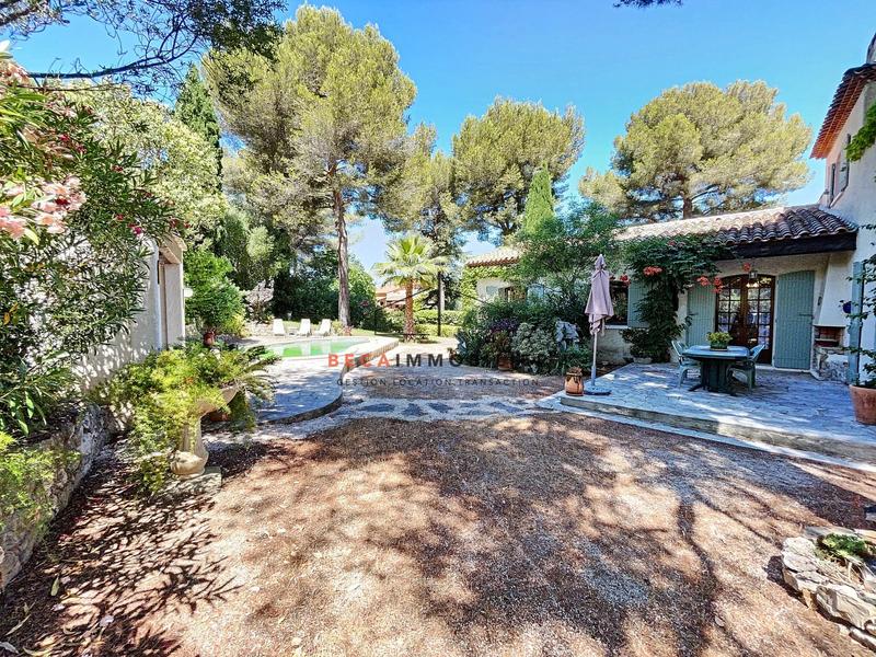 Villa - 165 m² - 6 pièces