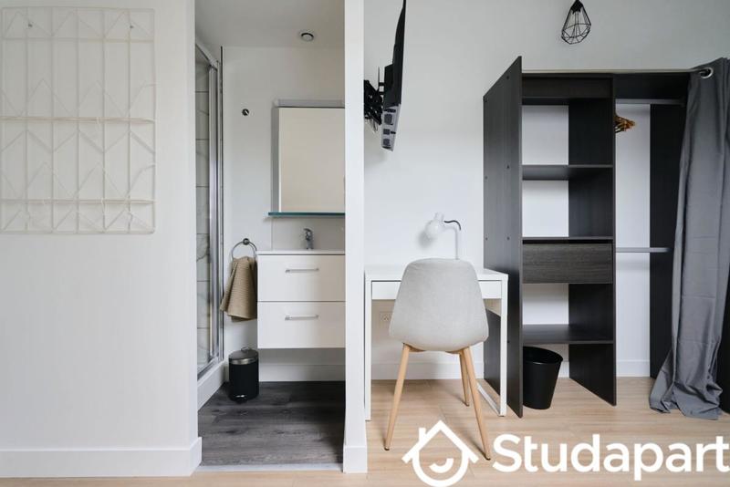 Chambre - 9 m² - 1 pièce