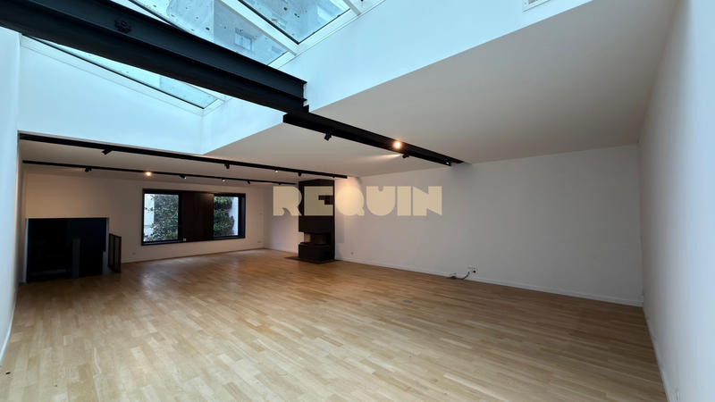 Loft - 200 m² - 3 pièces