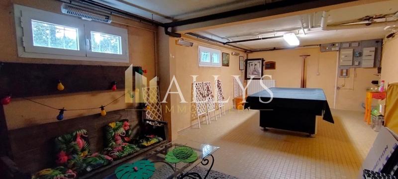 Maison - 165 m² - 8 pièces